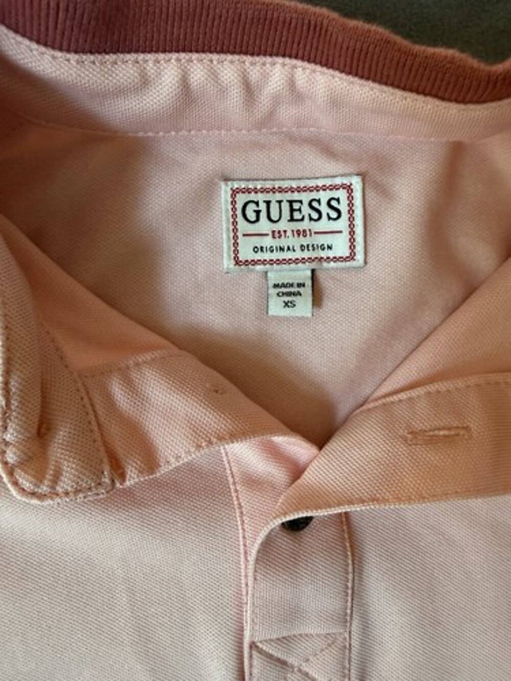 GUESS Men’s Pink Solid Short Sleeve Collared Logo Button Polo Shirt XS